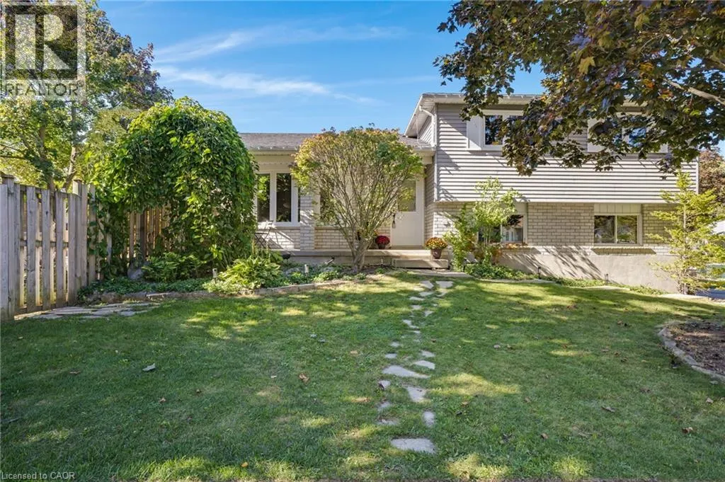 276 CAMILLE Crescent
