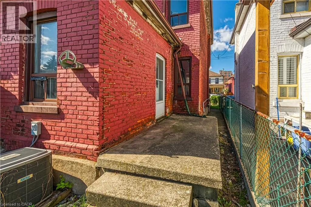 36 FULLERTON Avenue