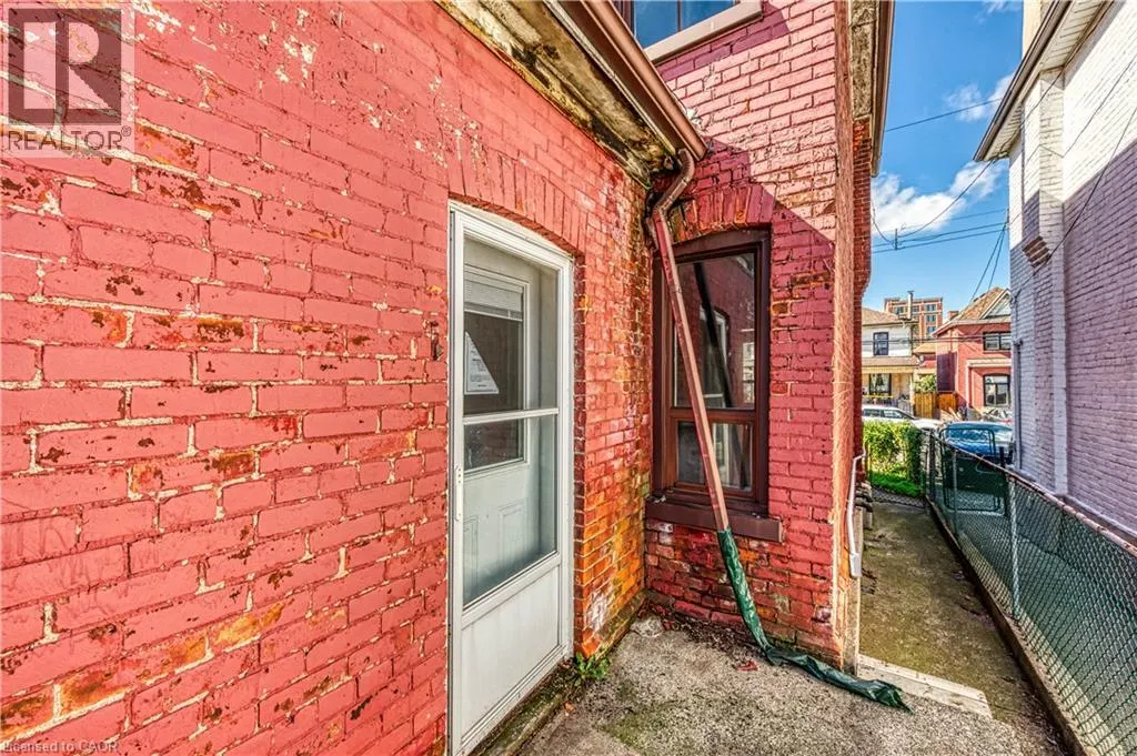36 FULLERTON Avenue