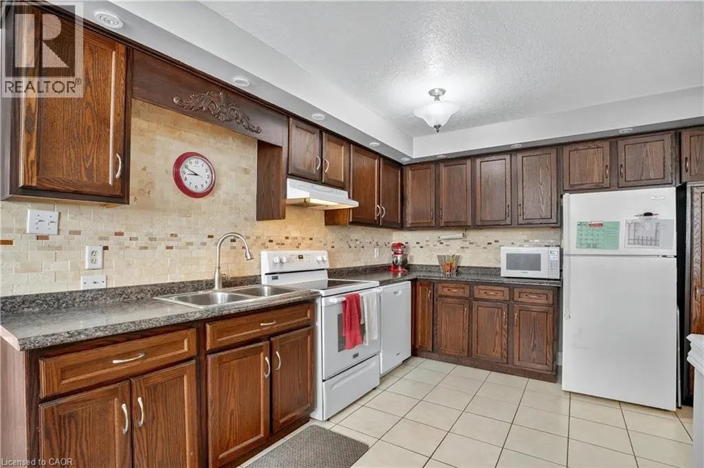 14 CARNABY Crescent