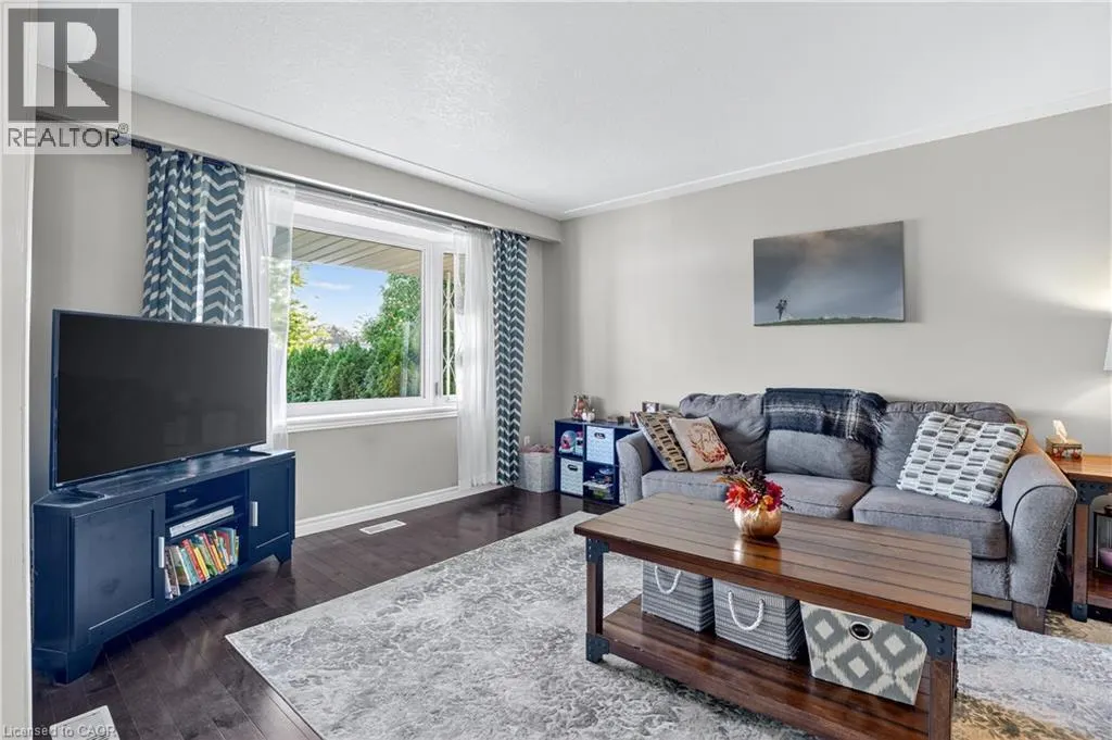 14 CARNABY Crescent