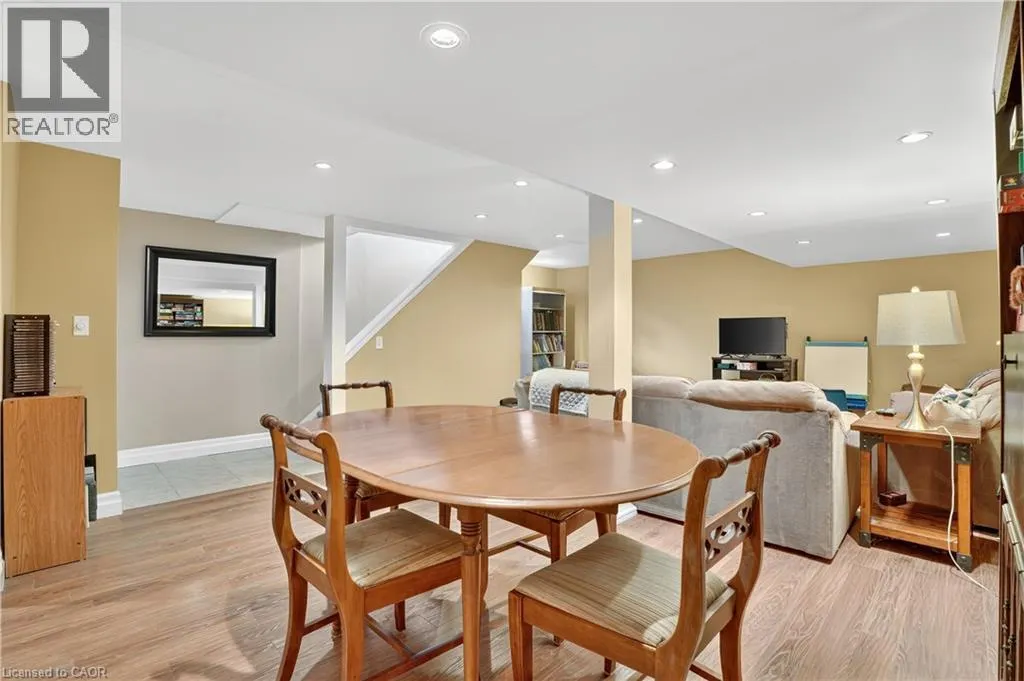 14 CARNABY Crescent