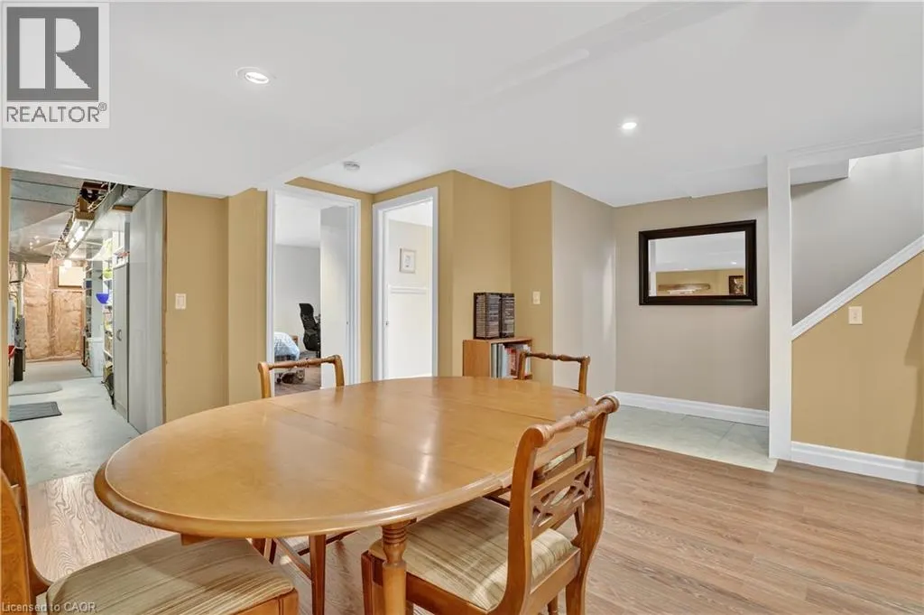 14 CARNABY Crescent