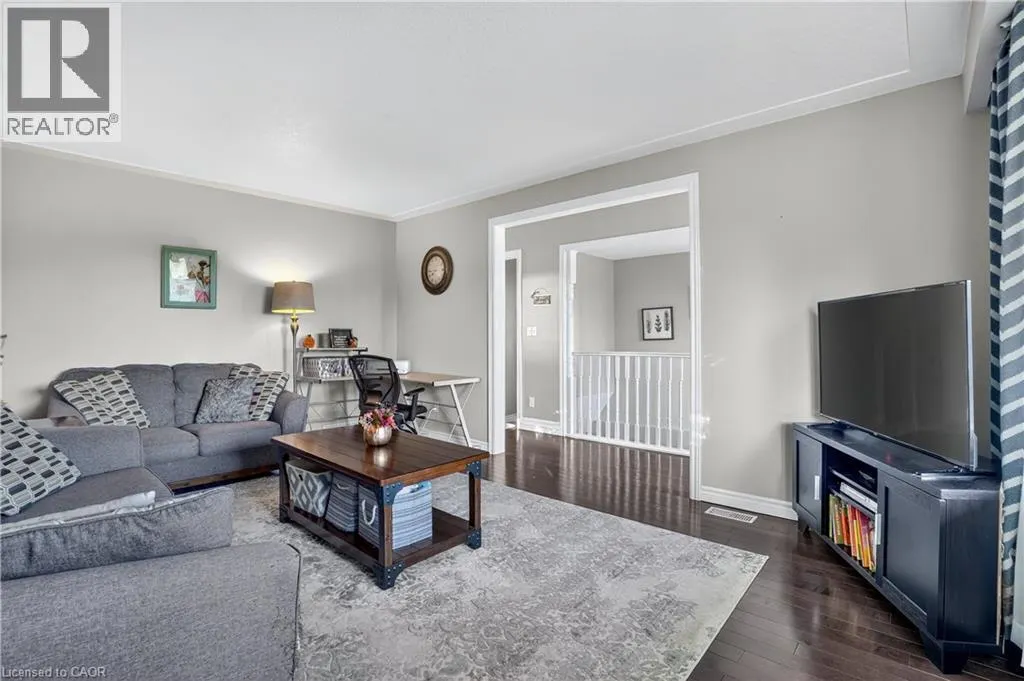 14 CARNABY Crescent