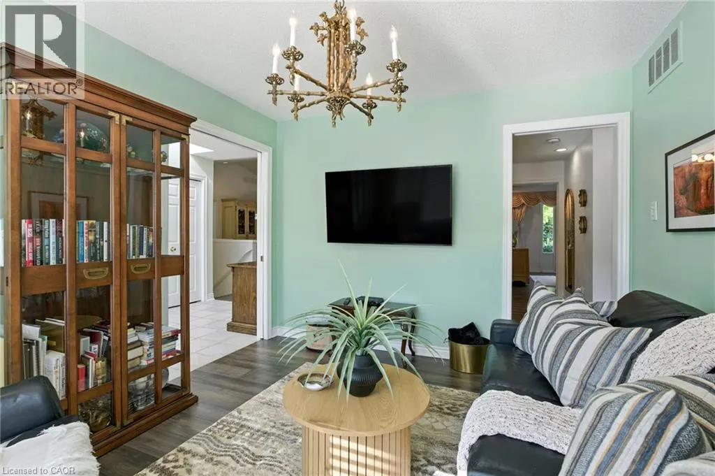 1104 CROFTON Way