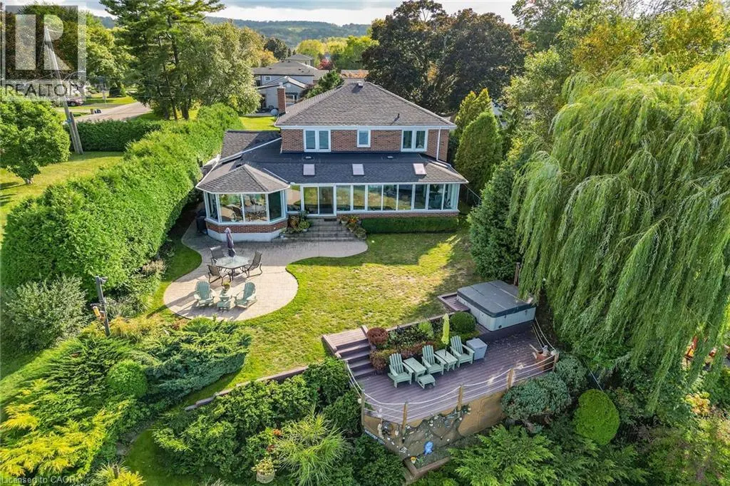 10 TUPPER Boulevard