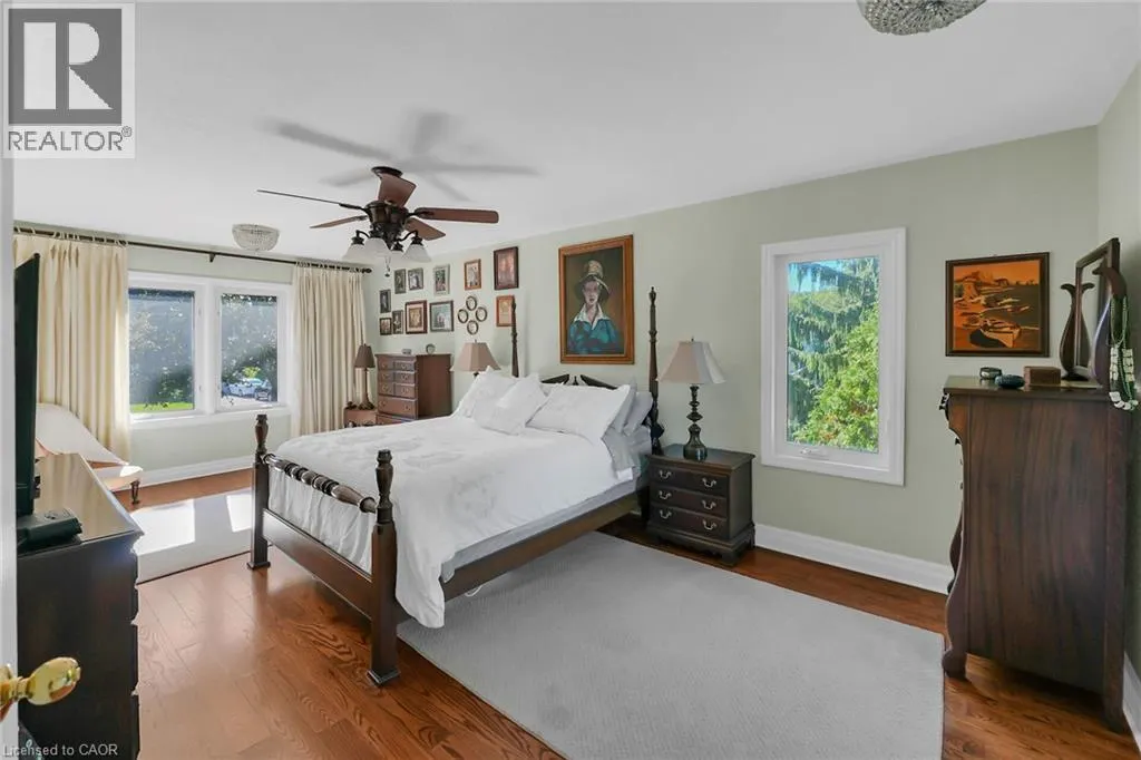 10 TUPPER Boulevard