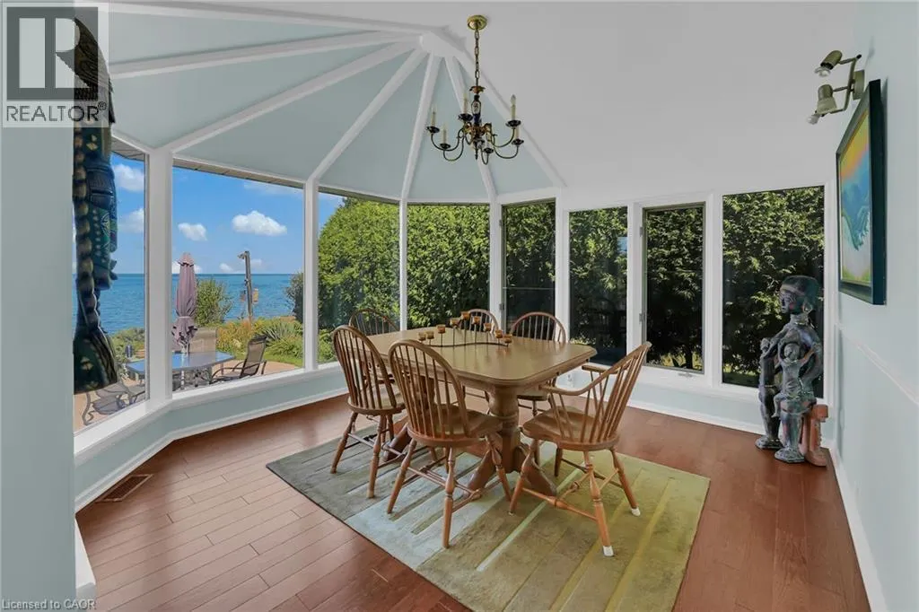 10 TUPPER Boulevard