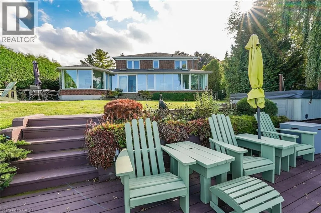 10 TUPPER Boulevard