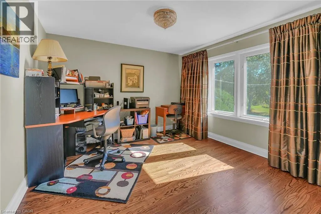 10 TUPPER Boulevard