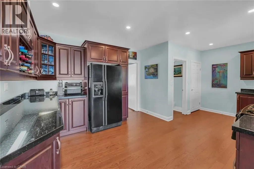 10 TUPPER Boulevard