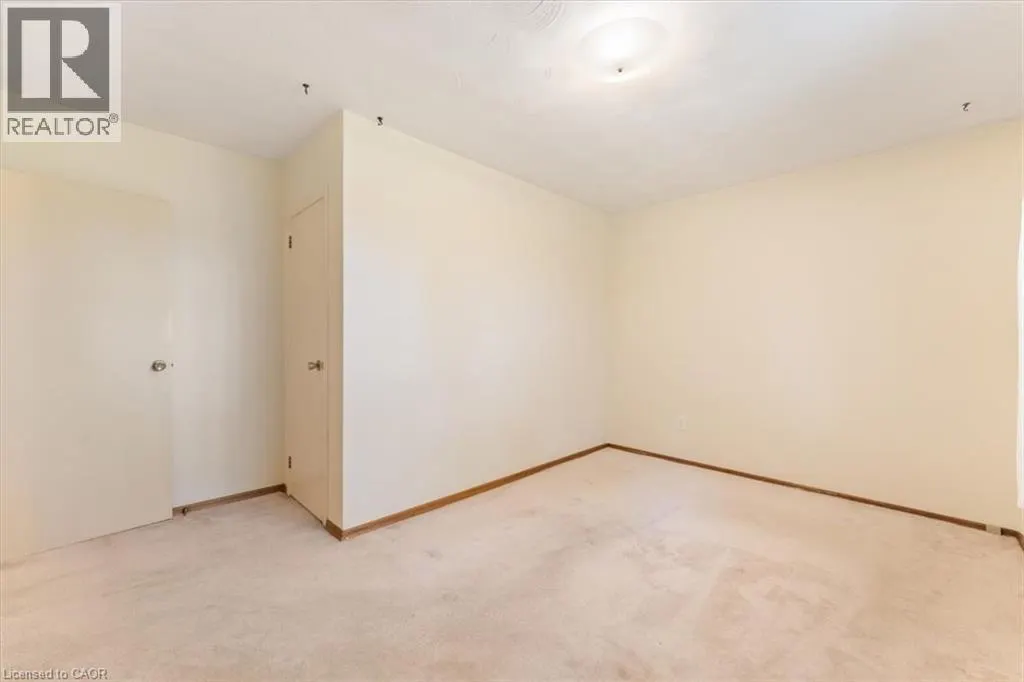 847 CARLUKE Road W