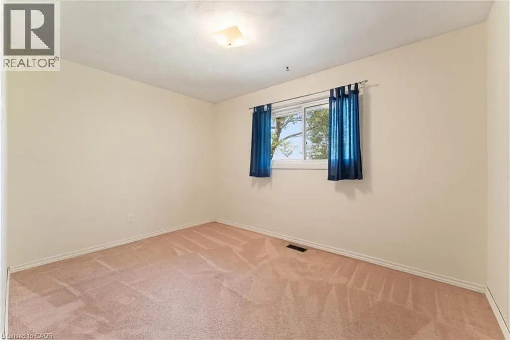 847 CARLUKE Road W