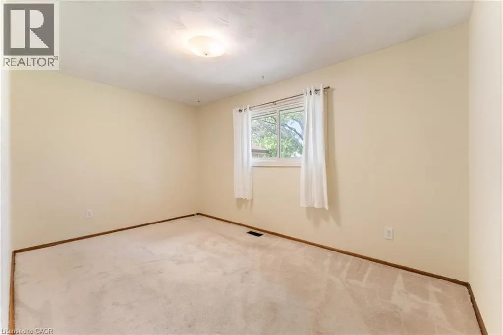 847 CARLUKE Road W