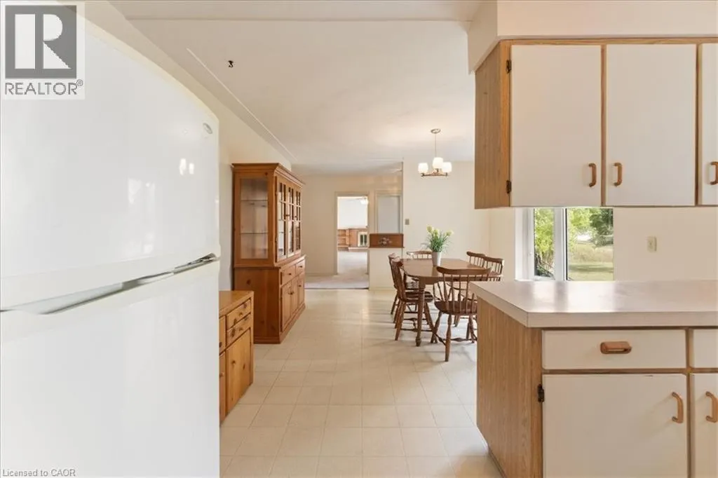 847 CARLUKE Road W