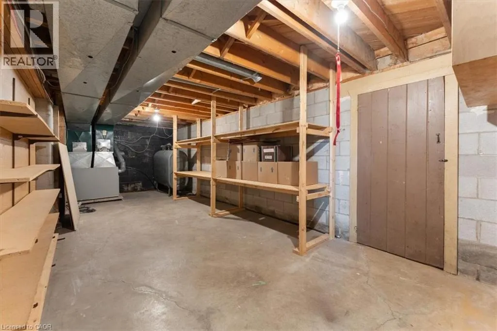 847 CARLUKE Road W