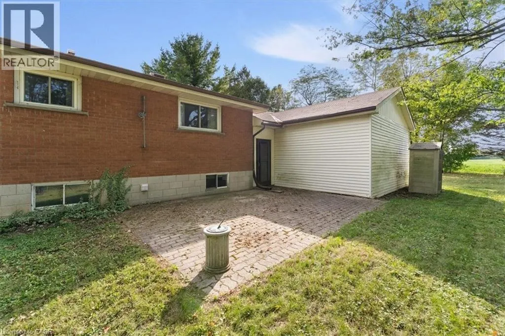 847 CARLUKE Road W