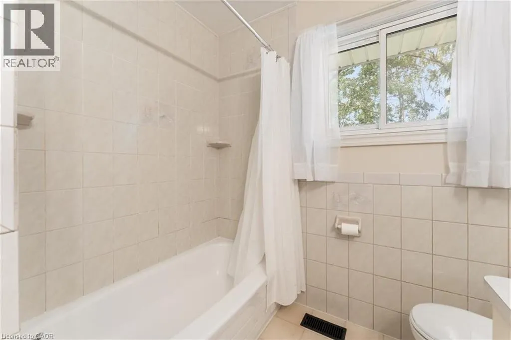847 CARLUKE Road W