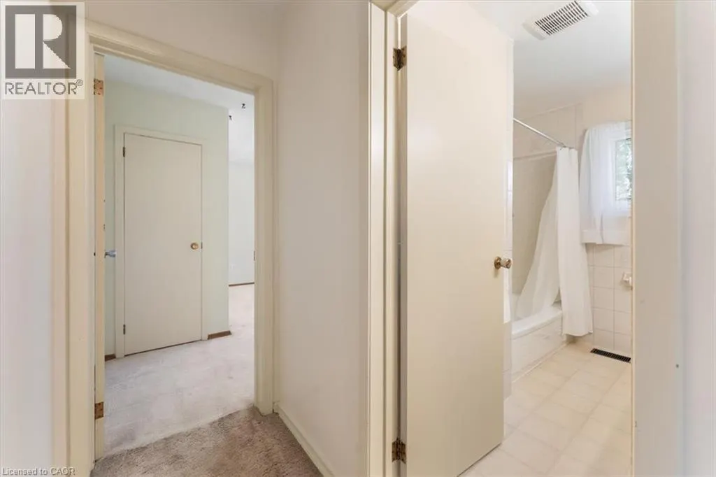 847 CARLUKE Road W