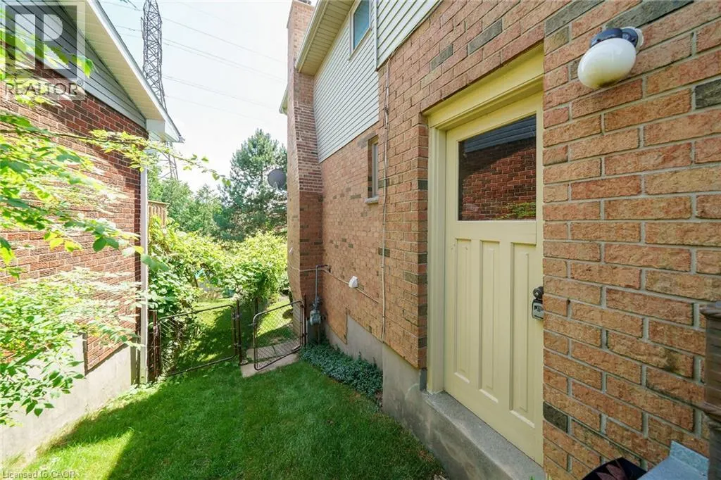 12 VANCE Crescent