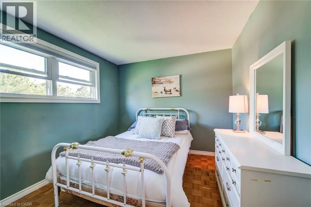 53 BELWOOD Crescent