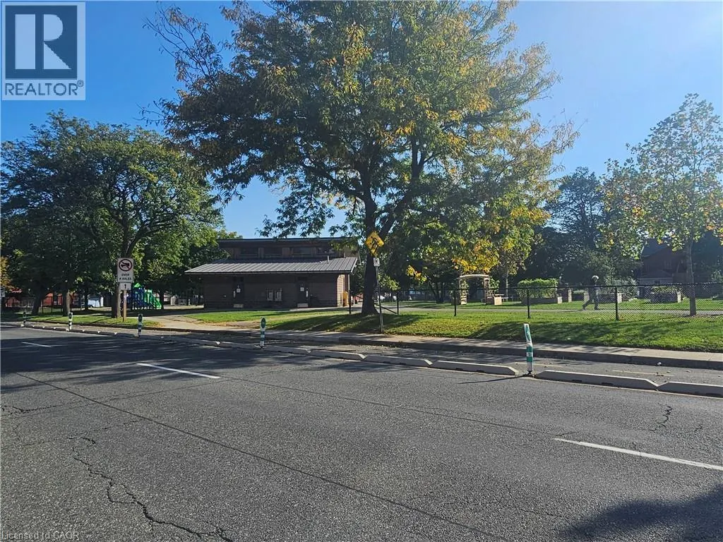 59 VICTORIA Avenue N