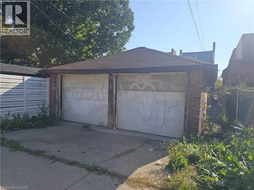 59 VICTORIA Avenue N