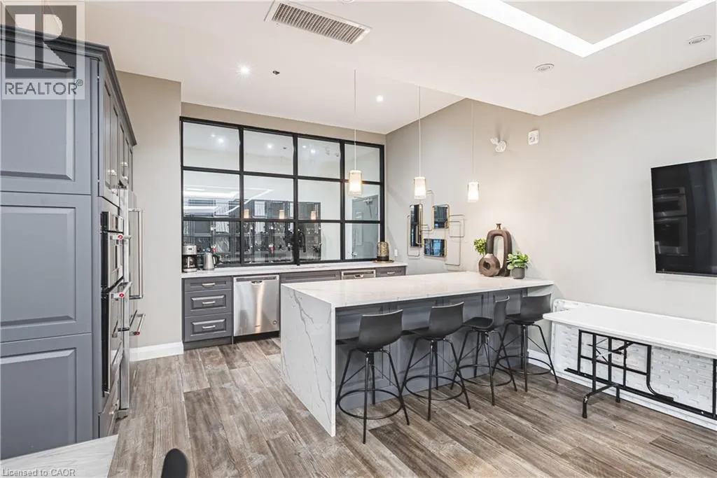 1 REDFERN Avenue Unit# 317, #317