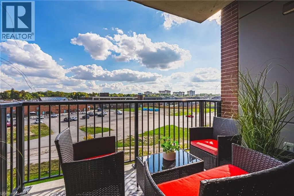 1 REDFERN Avenue Unit# 317, #317