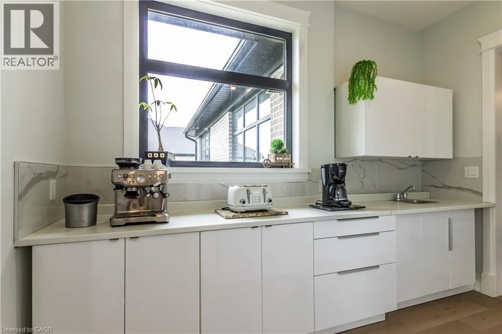 670 BISHOPSGATE Road Unit# 9, #9