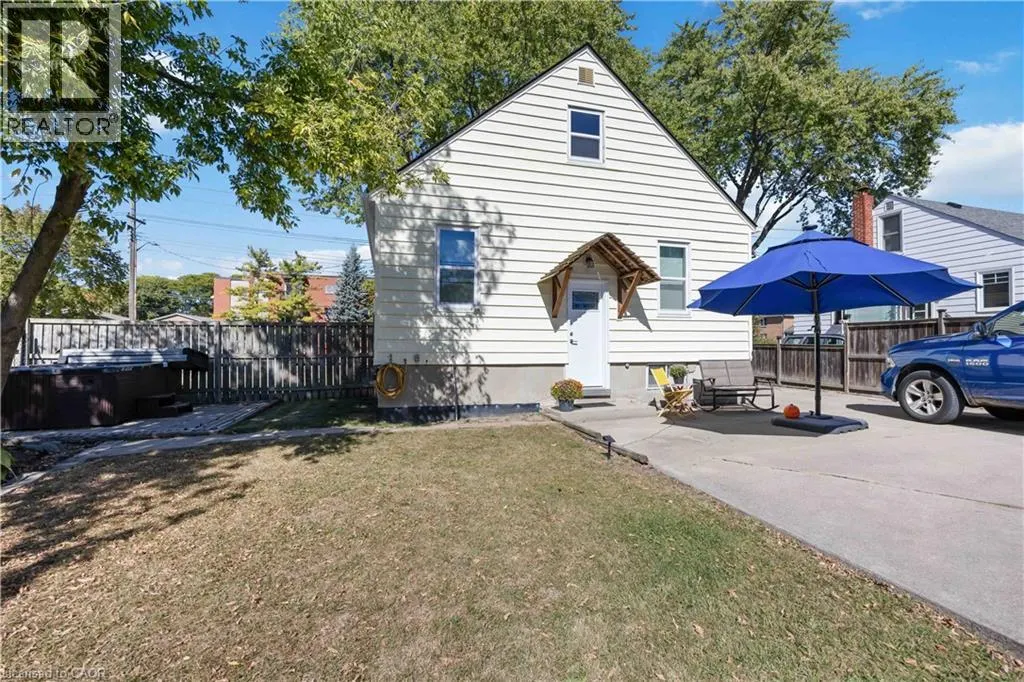 847 WELLINGTON Street