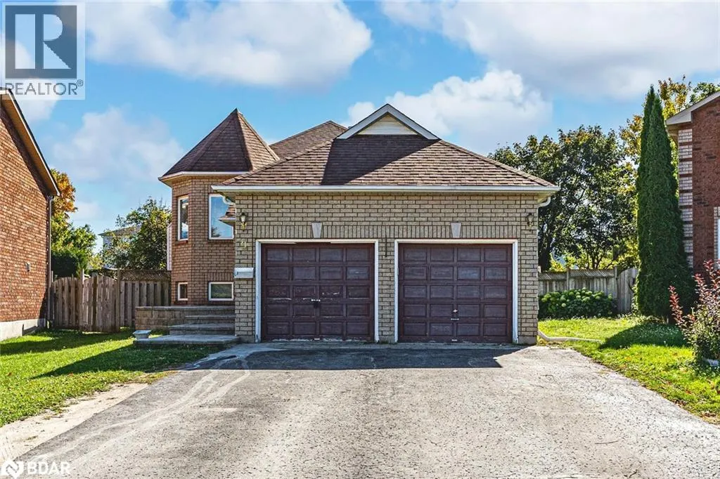 9 KESTREL Court Unit# Upper, #Upper