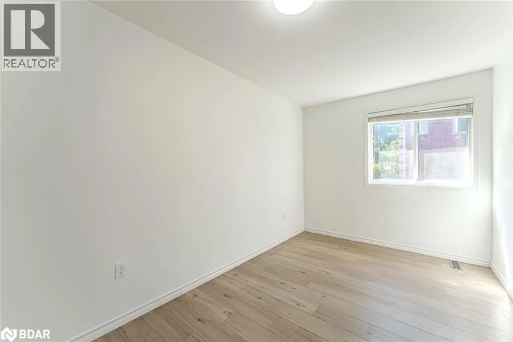 9 KESTREL Court Unit# Upper, #Upper