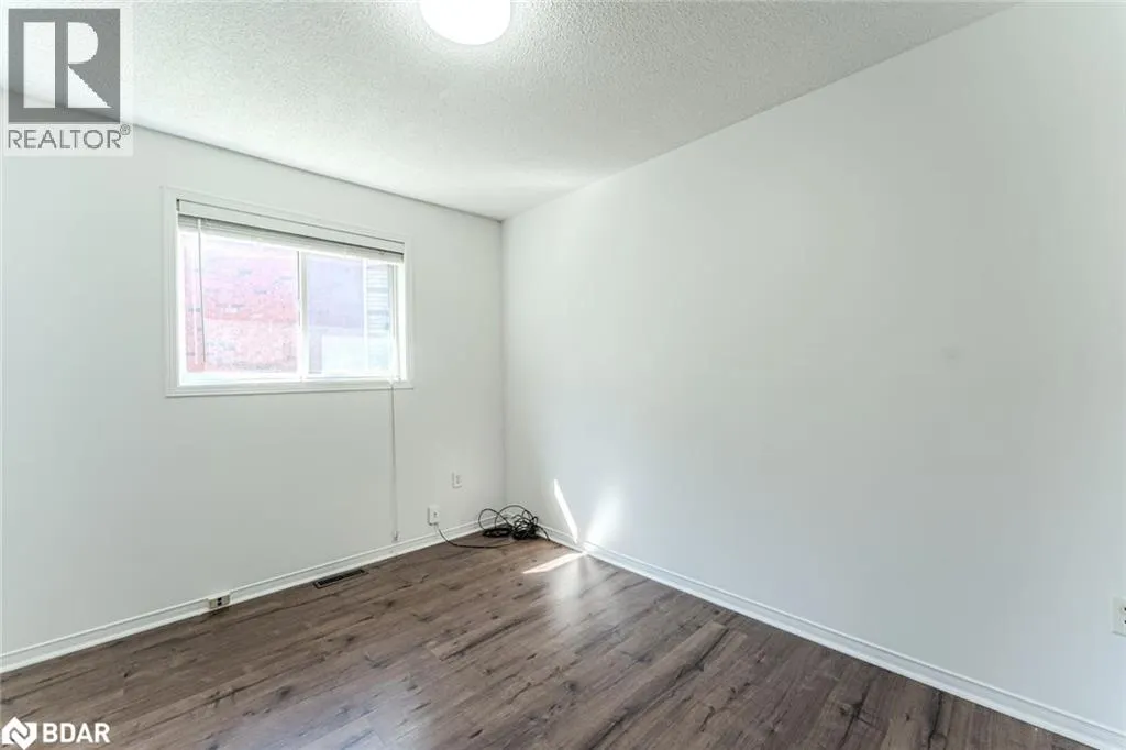 9 KESTREL Court Unit# Upper, #Upper