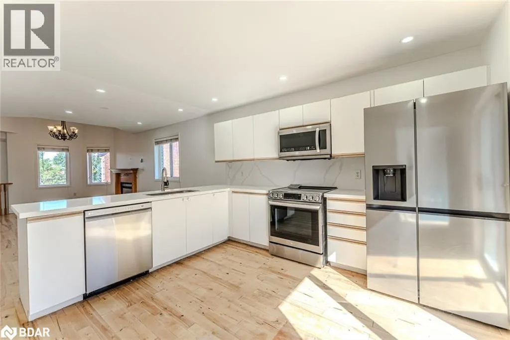 9 KESTREL Court Unit# Upper, #Upper