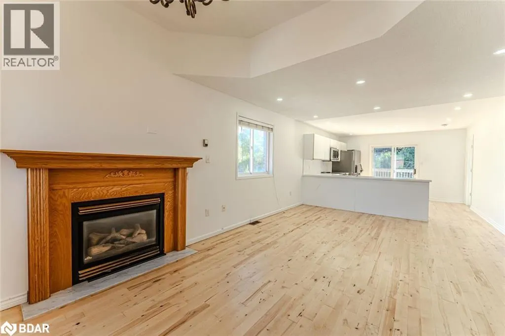9 KESTREL Court Unit# Upper, #Upper