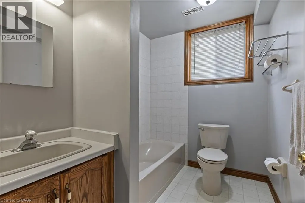 83 HAZELWOOD Crescent