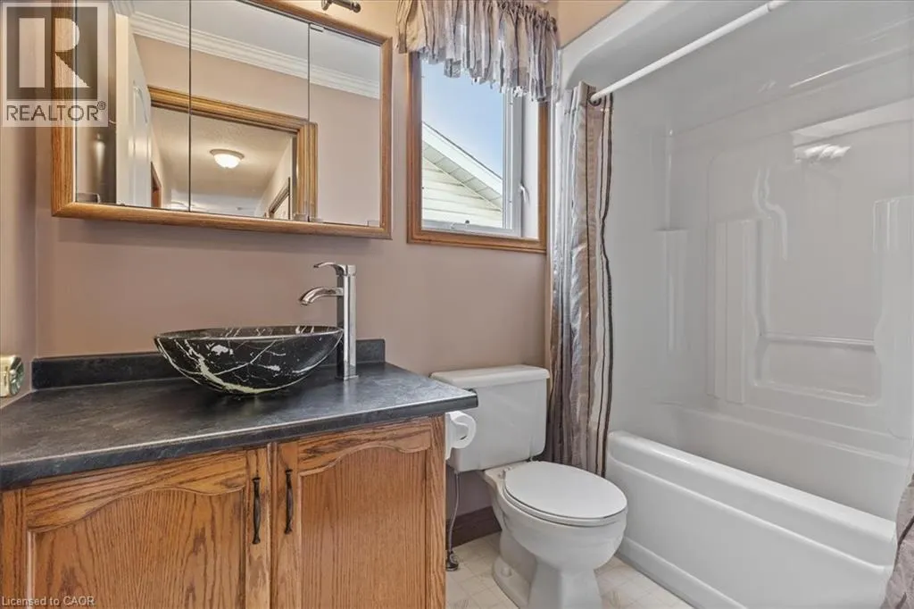 83 HAZELWOOD Crescent