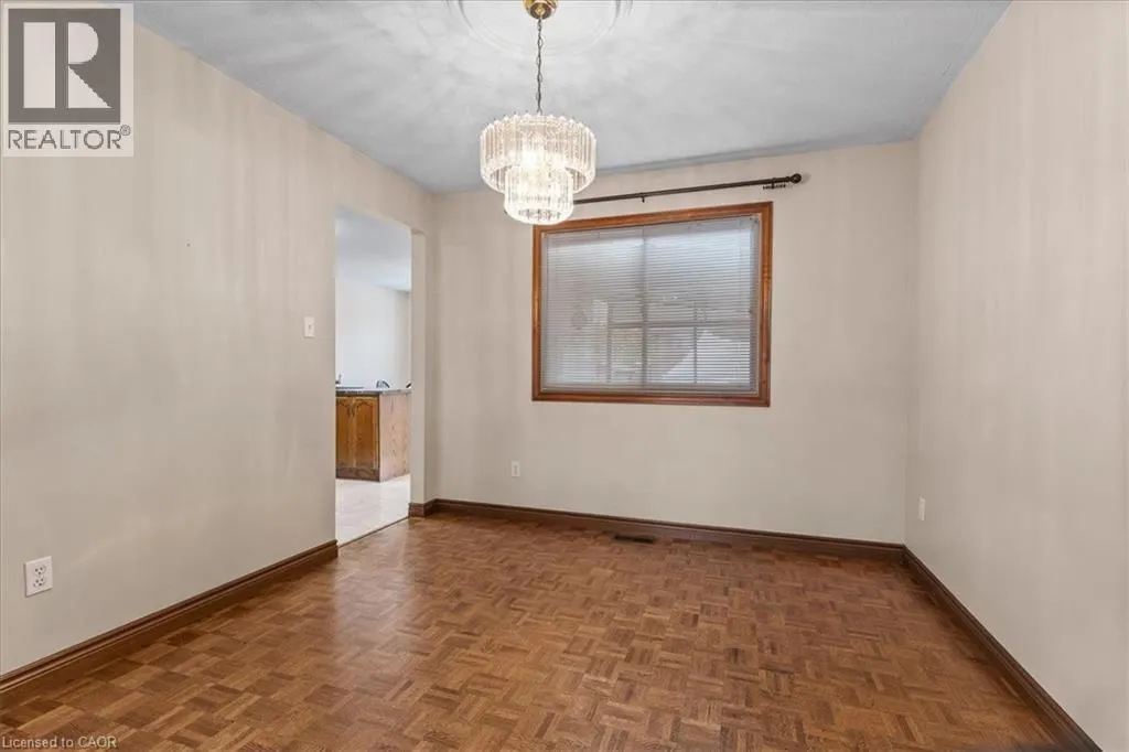 83 HAZELWOOD Crescent