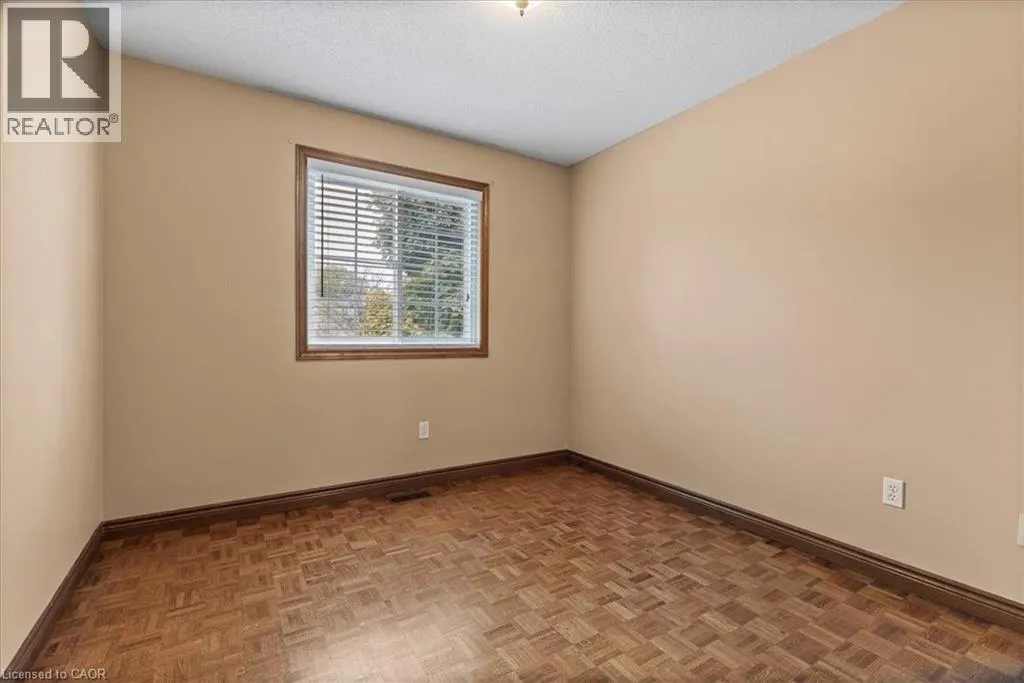 83 HAZELWOOD Crescent