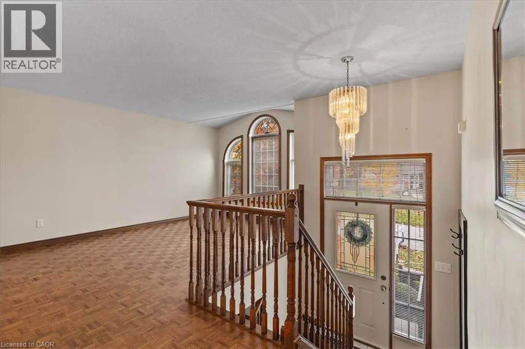 83 HAZELWOOD Crescent