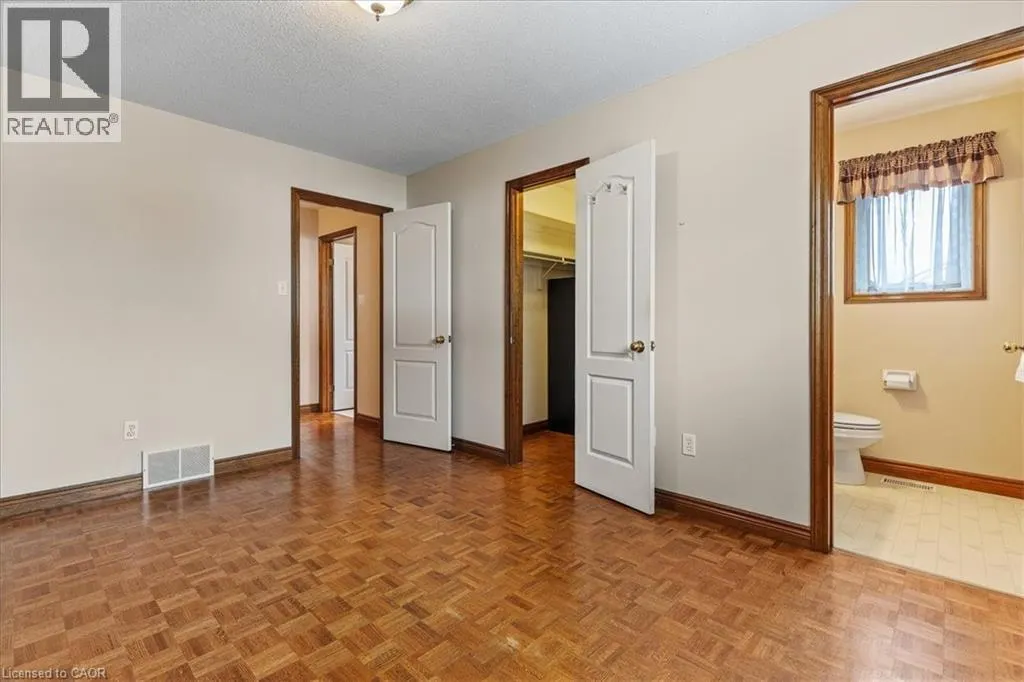 83 HAZELWOOD Crescent