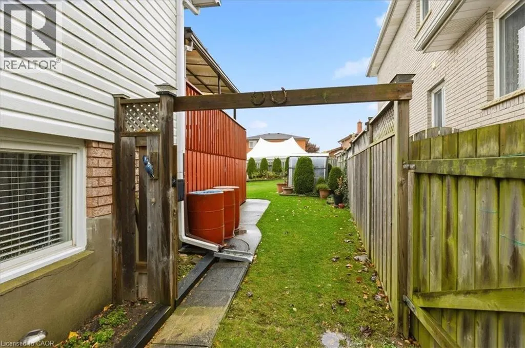 83 HAZELWOOD Crescent