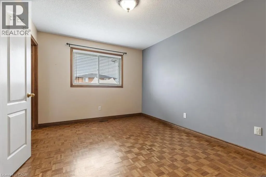 83 HAZELWOOD Crescent