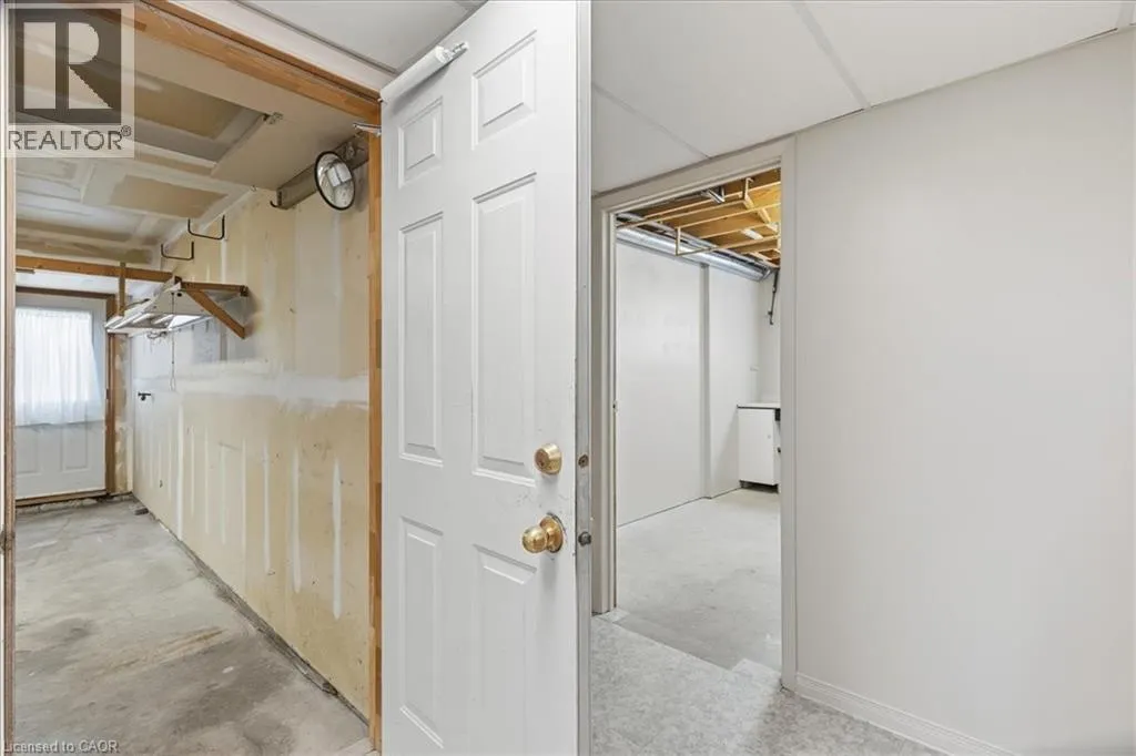 83 HAZELWOOD Crescent