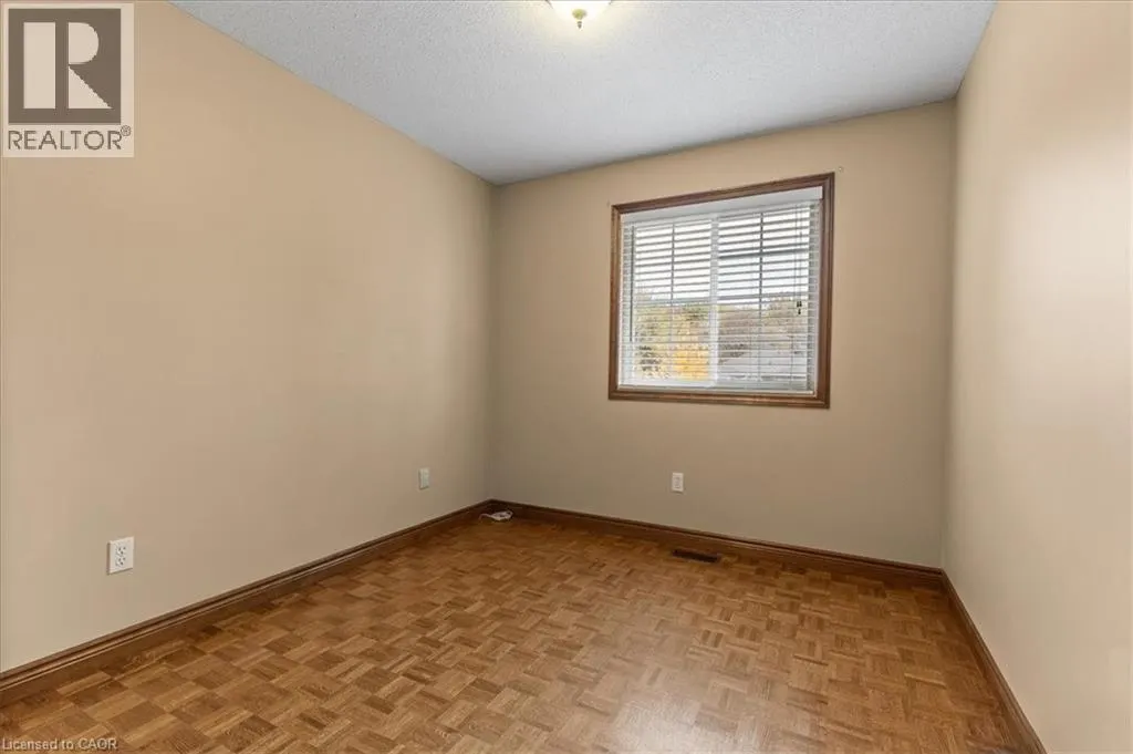 83 HAZELWOOD Crescent