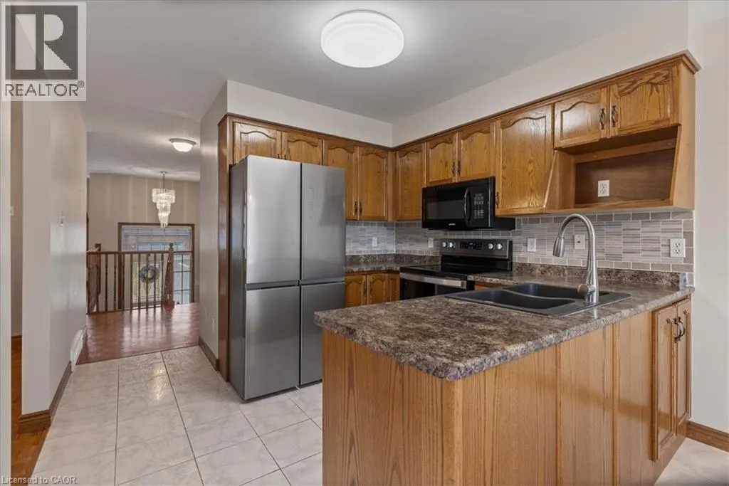 83 HAZELWOOD Crescent