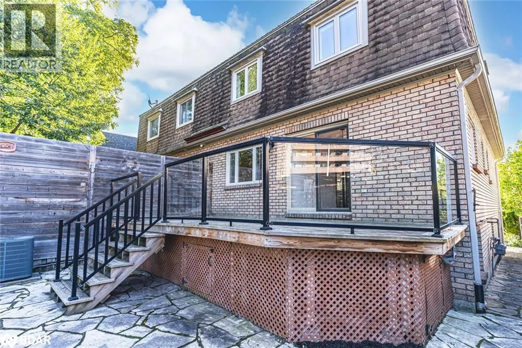 36 KEMPENFELT Drive