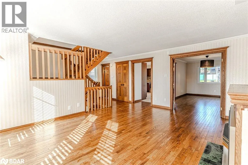 36 KEMPENFELT Drive