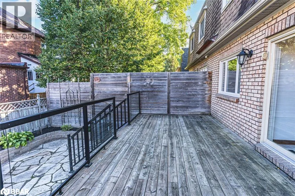 36 KEMPENFELT Drive